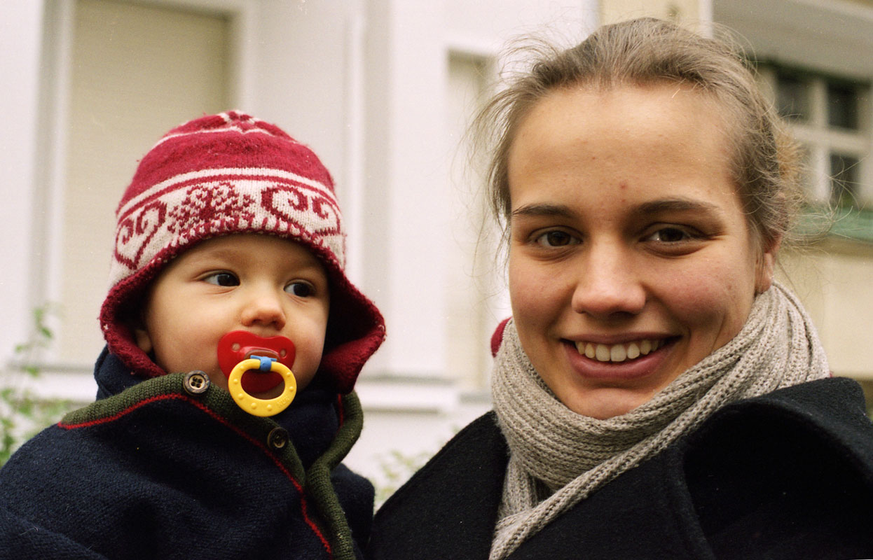 Antonia Köpcke mit ihrer Tochter Clara Jahr: 2004 © Foto: Ingeborg Ullrich